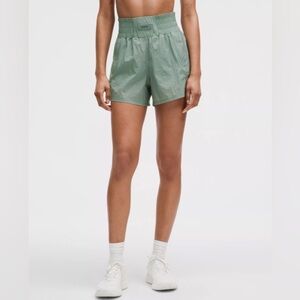 Lululemon lightweight Super-High-Rise Training Short 4" Crater Blue size 12